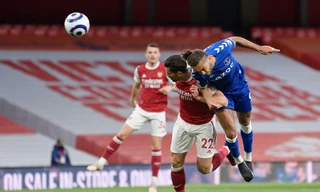 Trắng tay trên sân nhà, Arsenal càng xa rời giấc mộng châu Âu