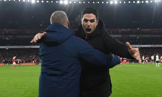 Hạ đẹp MU, Arsenal giành điểm số kỷ lục tại Ngoại hạng Anh