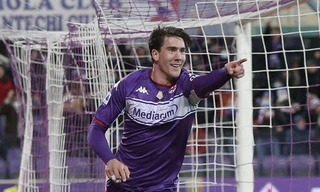 Arsenal vung hợp đồng 150 triệu bảng chiêu mộ 'bom tấn' Dusan Vlahovic