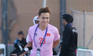 Bùi Hoàng Việt Anh phải tập riêng sau trận thua Nhật Bản