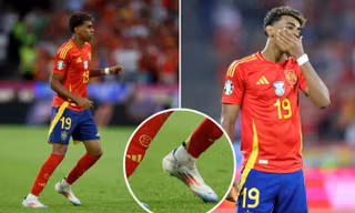 Tại sao giày Lamine Yamal in 2 lá cờ không phải Tây Ban Nha?