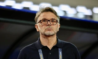 Đội tuyển Việt Nam thảm bại, HLV Troussier có từ chức? 