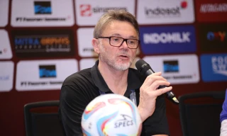 HLV Troussier: ‘Giờ không phải lúc nói về tương lai của tôi’
