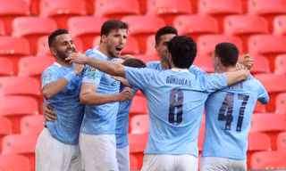 HLV Man City tri ân các học trò sau chức vô địch