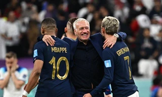 HLV Deschamps được gia hạn, Zidane vỡ mộng dẫn đội tuyển Pháp