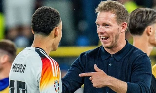 Thắng nhờ VAR, HLV Đức vẫn chê trọng tài người Anh là kẻ tầm thường