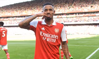 Gabriel Jesus được đưa lên mây sau màn trình diễn siêu hạng trước Leicester