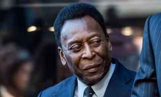 ‘Vua bóng đá’ Pele qua đời ở tuổi 82