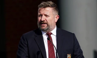 Sir Jim Ratcliffe nắm quyền điều hành MU, lập tức sa thải một loạt giám đốc