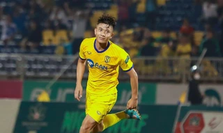 Ngôi sao Phan Văn Đức chính thức rời SLNA