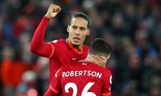 Van Dijk ăn mừng bàn thắng vào lưới CLB cũ.
