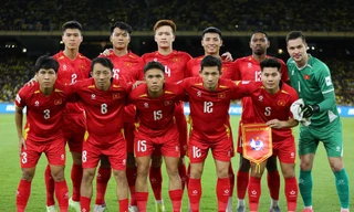 Tuyển Việt Nam tiếp tục rớt hạng trên BXH FIFA, ngày càng xa top 100
