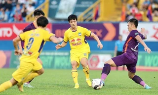 HLV Kiatisuk không can thiệp vào tương lai của cầu thủ HAGL