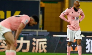 CLB đầu tiên xuống hạng ở Ngoại hạng Anh mùa giải 2020/2021