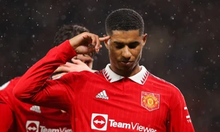 Tiếp đà thăng hoa, MU áp sát Top 2 Premier League