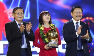 Trần Thị Thùy Trang đoạt Quả bóng vàng nữ ở tuổi 37