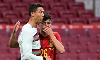 Siêu sao Ronaldo bị chửi rủa trong ngày trở lại Madrid