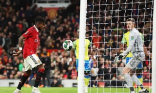 Fred tỏa sáng, MU tiến gần danh hiệu đầu tiên dưới thời Ten Hag