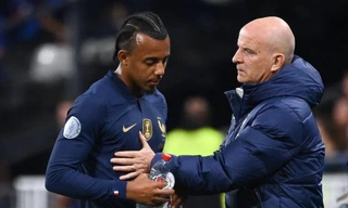 Barcelona méo mặt vì virus FIFA