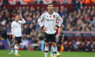 Ronaldo im tiếng, MU thảm bại trước Aston Villa