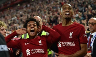 Liverpool ngược dòng nghẹt thở ở phút 90+8