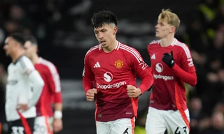 MU xác nhận tin cực dữ về Lisandro Martinez