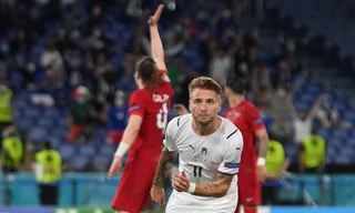 Immobile ăn mừng sau khi ghi bàn nâng tỷ số lên 2-0