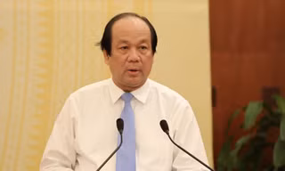 Bộ trưởng, Chủ nhiệm VPCP Mai Tiến Dũng chủ trì cuộc họp báo. Ảnh: Mạnh Thắng