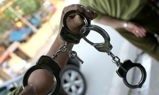 Còng số 8 thu giữ tại đường Lê Duẩn