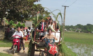 Tiết lộ của đôi uyên ương rước dâu bằng xe công nông