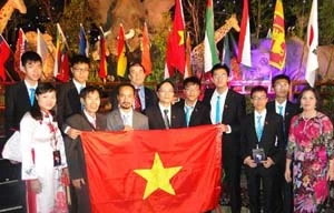 Sáu học sinh Việt Nam giành huy chương Olympic Khoa học trẻ