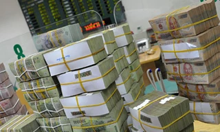 'Sắp chết', Cty địa ốc vẫn trả lương ngàn đô