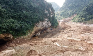 Toàn cảnh bãi vàng trái phép ở Hòa Bình nhìn từ trên cao