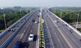 'Điểm nóng' Vĩnh Tuy hết cảnh căng như dây đàn trong giờ cao điểm 