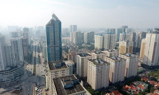 Ngộp thở ở các khu chung cư dày đặc, chọc trời giữa Thủ đô