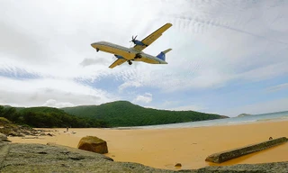 ‘Mục sở thị’ máy bay hạ cánh ở Côn Đảo