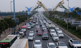 Dòng phương tiện ùn ùn về Hà Nội trong ngày cuối nghỉ Tết Dương lịch
