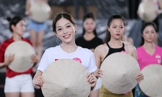 Ngập tiếng cười trong buổi tập chuẩn bị Gala 30 năm Hoa hậu Việt Nam