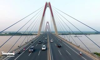 Nhìn gần 6 cây cầu 'huyết mạch' bắc qua sông Hồng