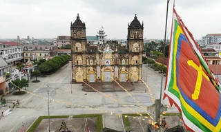 Toàn cảnh nhà thờ Bùi Chu 134 tuổi sắp được hạ giải nhìn từ flycam 