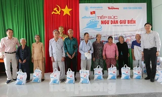 Tiếp sức ngư dân Lý Sơn giữ biển