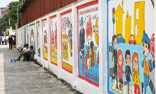 Biến những bức tường cũ nát trong khu dân cư thành con phố tranh