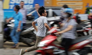 Thí sinh thi vào lớp 10 chạy cuống cuồng vì nhầm địa điểm thi