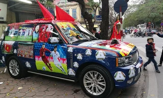 Chủ xe bạc tỷ chi gần 2 chục triệu trang trí xe cổ vũ cho U23 Việt Nam