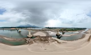 Ảnh 360: Nước sông Hồng cạn trơ đáy, cây cầu nghìn tỷ nối Hà Nội - Phú Thọ trơ móng