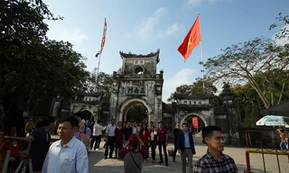 Không khí đền Thiên Trường trước giờ khai ấn