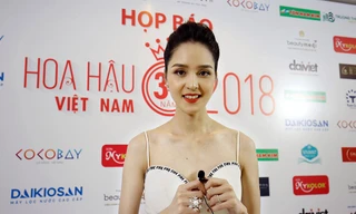 Á hậu Hoàng Anh tái xuất sau thời gian dài vắng bóng