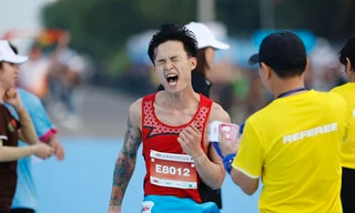 Cảm xúc của nhà vô địch cự ly 21km hệ nam tuyển Nguyễn Trung Cường