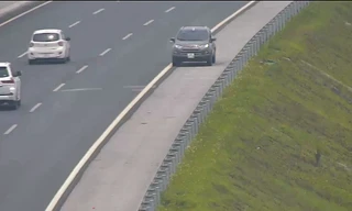 Hãi hùng ô tô đi ngược cao tốc Hà Nội-Hải Phòng ngày đầu nghỉ lễ