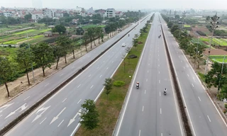 Cận cảnh tuyến đường 10 làn xe kết nối Tây Hồ với Sơn Tây đang xây dựng